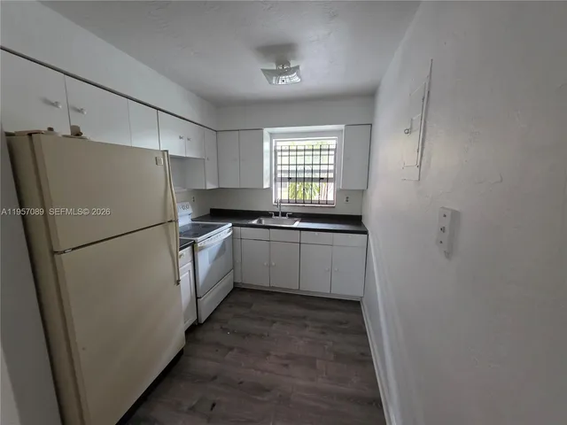 $1,800 | 45 East 11th Street, Unit 21, Hialeah, FL 33010