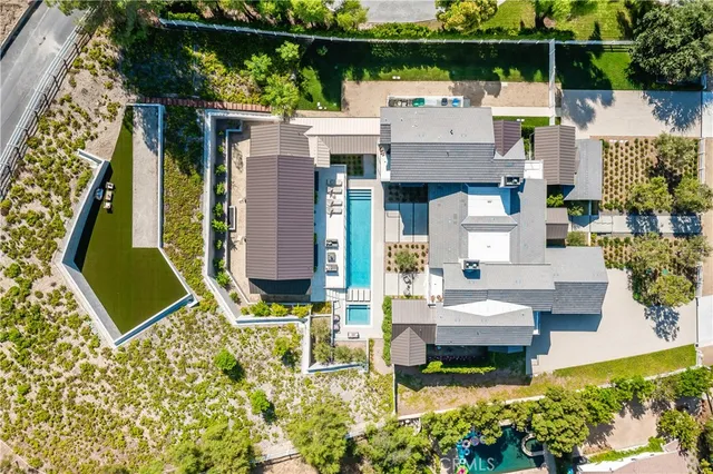 $11,700,000 | 25057 Lewis And Clark Road, Hidden Hills, CA 91302