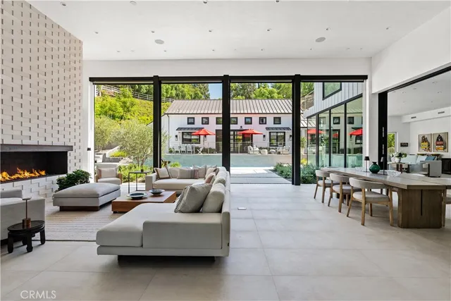 $11,700,000 | 25057 Lewis And Clark Road, Hidden Hills, CA 91302