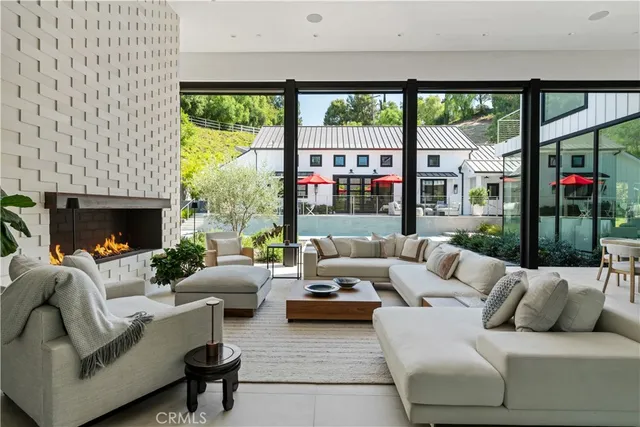 $11,700,000 | 25057 Lewis And Clark Road, Hidden Hills, CA 91302