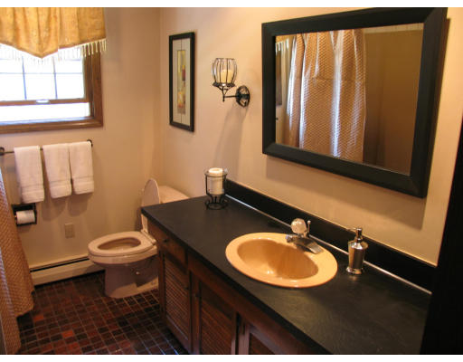 18 Deerfield Road Shrewsbury, MA 01545 - Photo 11 of 21 Gallery Image 11