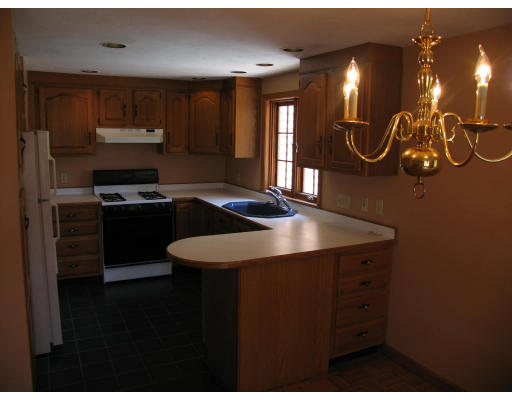 18 Deerfield Road Shrewsbury, MA 01545 - Photo 14 of 21 Gallery Image 14