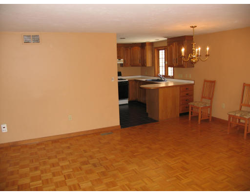 18 Deerfield Road Shrewsbury, MA 01545 - Photo 16 of 21 Gallery Image 16