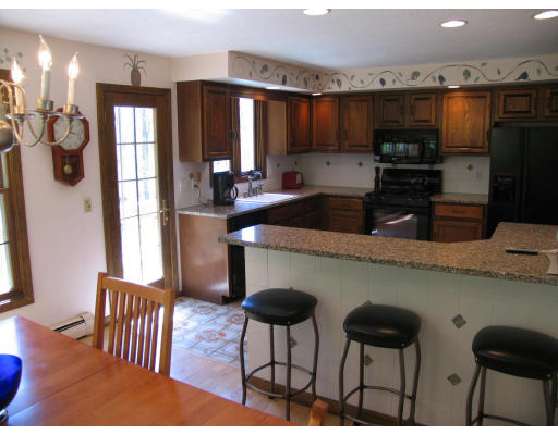 18 Deerfield Road Shrewsbury, MA 01545 - Photo 18 of 21 Gallery Image 18