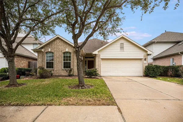 $2,500 | 1631 Crescent Shores Lane, Pasadena, TX 77586
