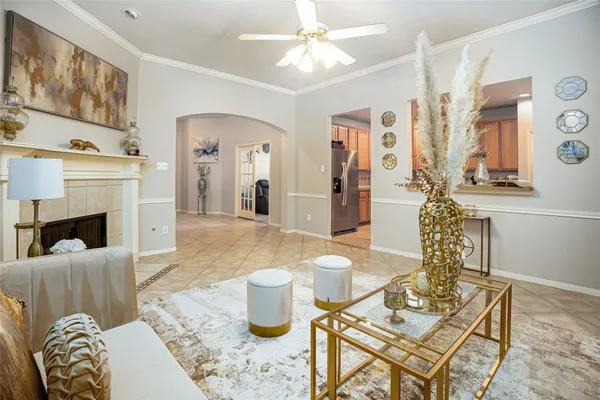 $2,500 | 1631 Crescent Shores Lane, Pasadena, TX 77586