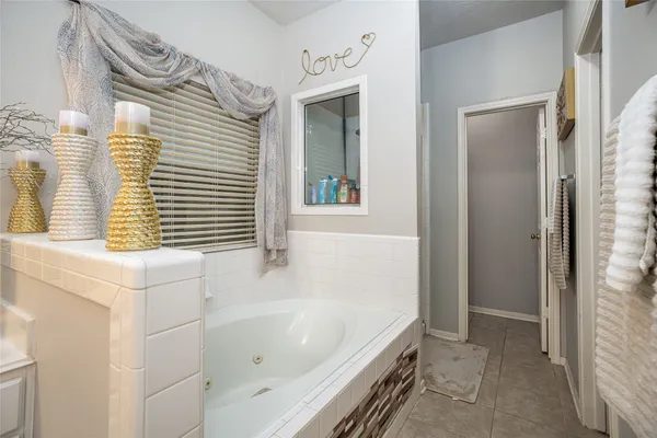 $2,500 | 1631 Crescent Shores Lane, Pasadena, TX 77586