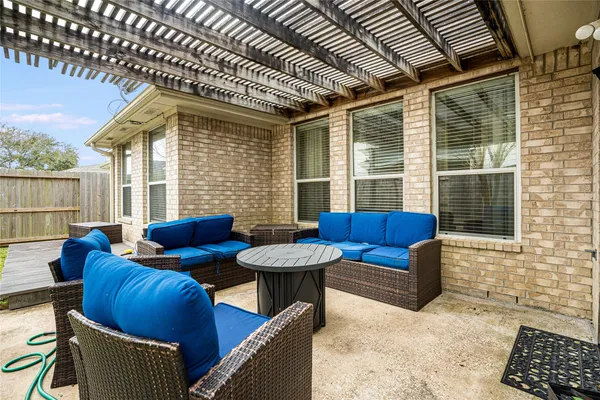 $2,500 | 1631 Crescent Shores Lane, Pasadena, TX 77586