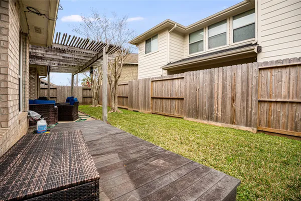 $2,500 | 1631 Crescent Shores Lane, Pasadena, TX 77586