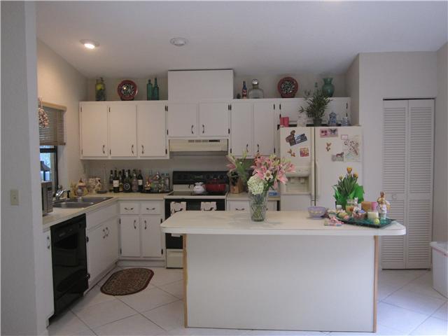7318 Texas Trail Boca Raton, FL 33487 - Photo 3 of 8 Additional Photo