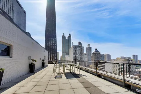 $160,000 | 253 East Delaware Place, Unit 12E, Chicago, IL 60611