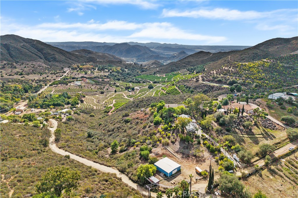 10526 Rainbrook Drive Fallbrook, CA 92028 - Photo 55 of 63 a view of a city with mountain