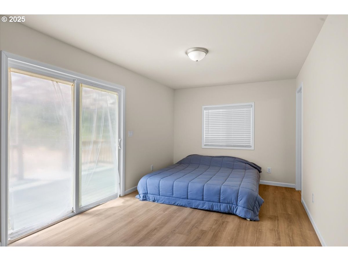 181 Oak Hollow Road Riddle, OR 97469 - Photo 19 of 27