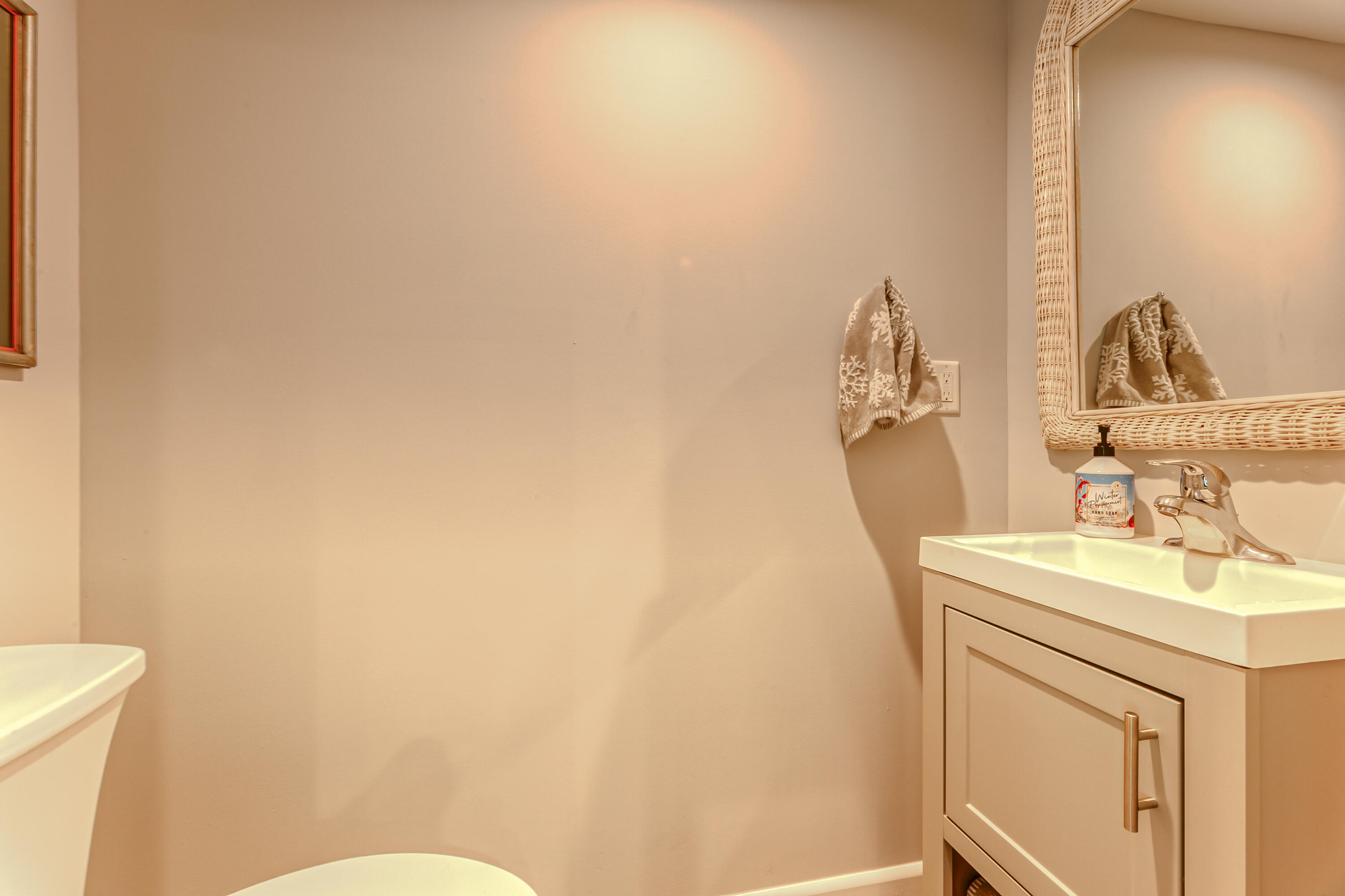 256 Northwest 7th Street Boca Raton, FL 33432 - Photo 15 of 34 Half bath