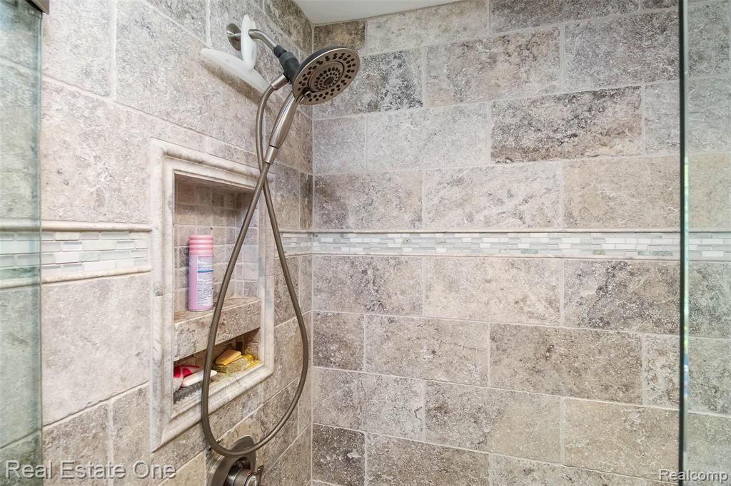 475 Grace Avenue Rochester Hills, MI 48307 - Photo 21 of 58