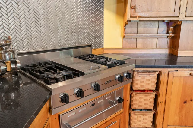 $2,195,000 | 298 Ocean Avenue, Kennebunkport, ME 04046