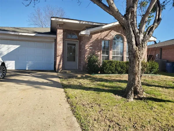$2,050 | 9290 Crimnson Court, Dallas, TX 75217
