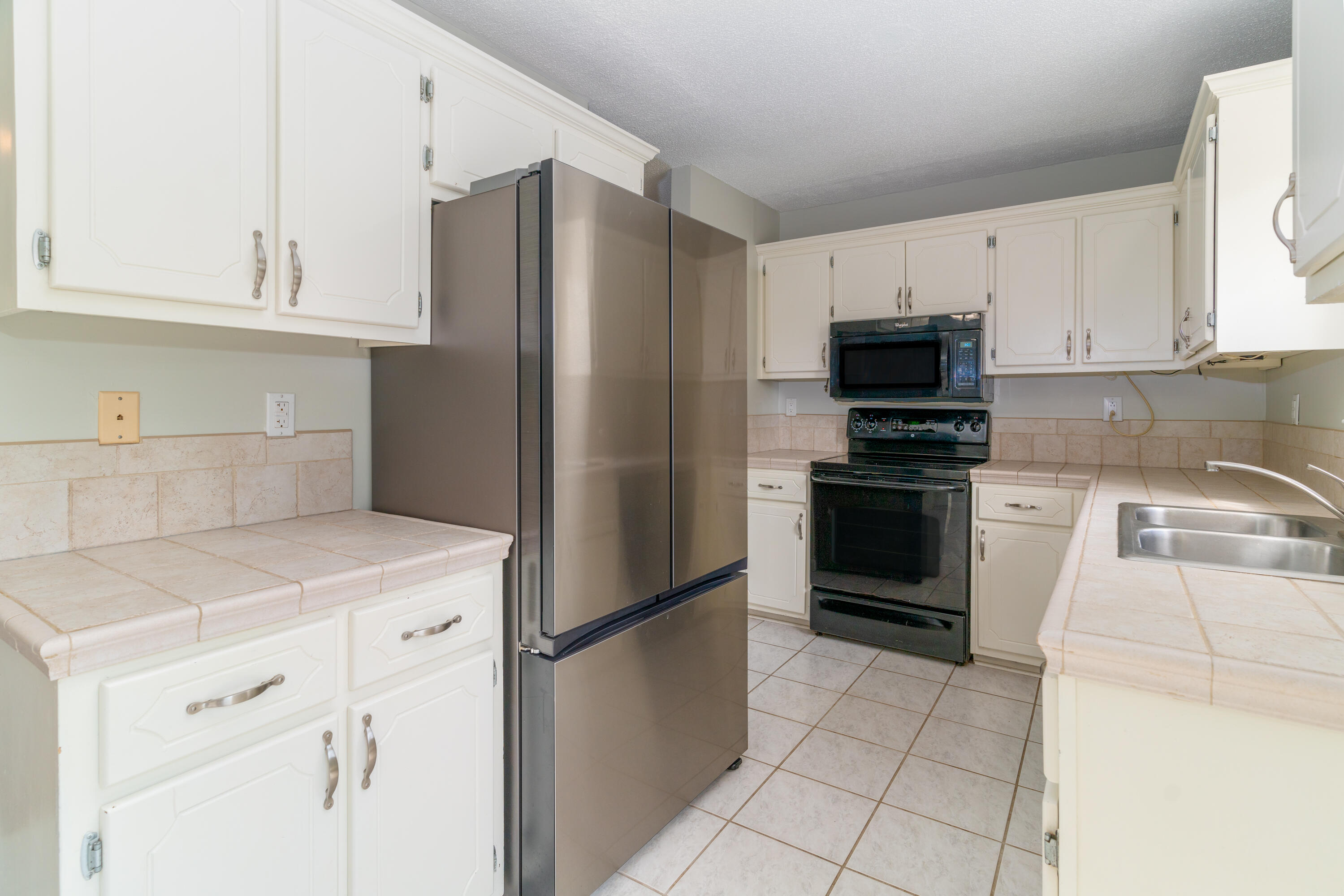 329 John King Road Crestview, FL 32539 - Photo 5 of 22 Kitchen