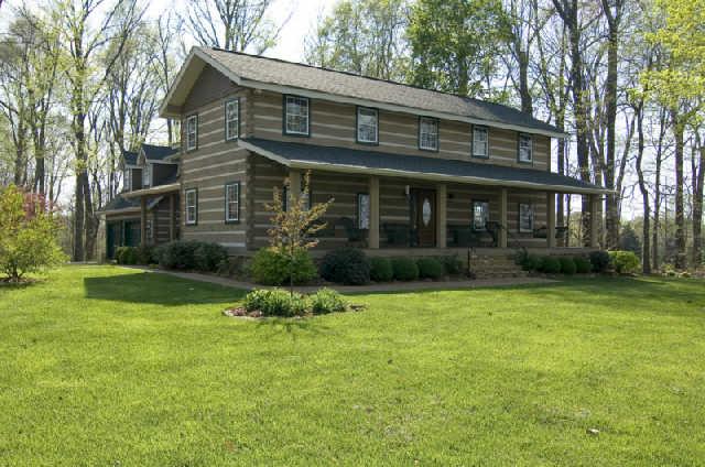 3669 Bethlehem Road Springfield, TN 37172 - Photo 1 of 19 Beautiful log home nestled on 23 acres conveniently located just minutes from I65 and I24. Every modern convenience you could want set in a quiet, peaceful retreat.