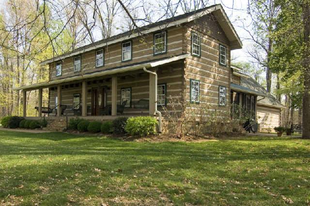 3669 Bethlehem Road Springfield, TN 37172 - Photo 2 of 19 Covered front porch and screened in side porch makes it easy to enjoy the beautiful views and nature.