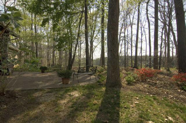 3669 Bethlehem Road Springfield, TN 37172 - Photo 16 of 19 What a great patio setting for relaxing or having friends over for a cookout. The landscaping has been beautifully maintained.