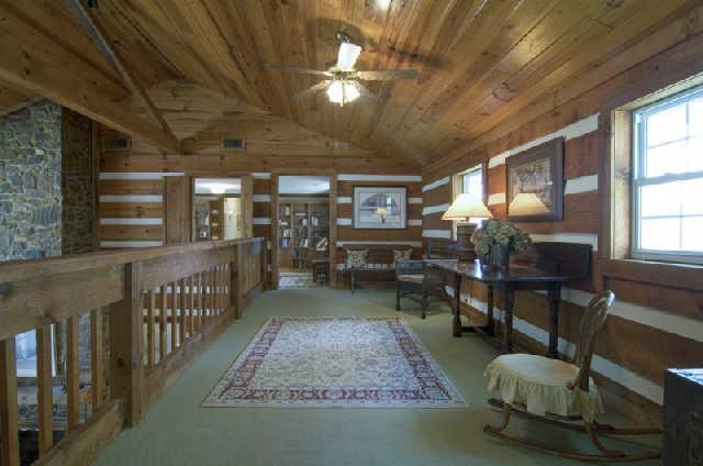 3669 Bethlehem Road Springfield, TN 37172 - Photo 10 of 19 Upstairs this cozy walkway provides a dramatic view of the great room.