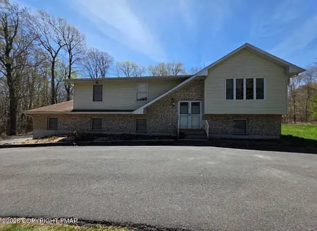 $2,900 | 452 Hemlock Drive, Tobyhanna, PA 18466