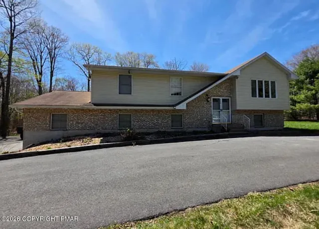 $2,900 | 452 Hemlock Drive, Tobyhanna, PA 18466