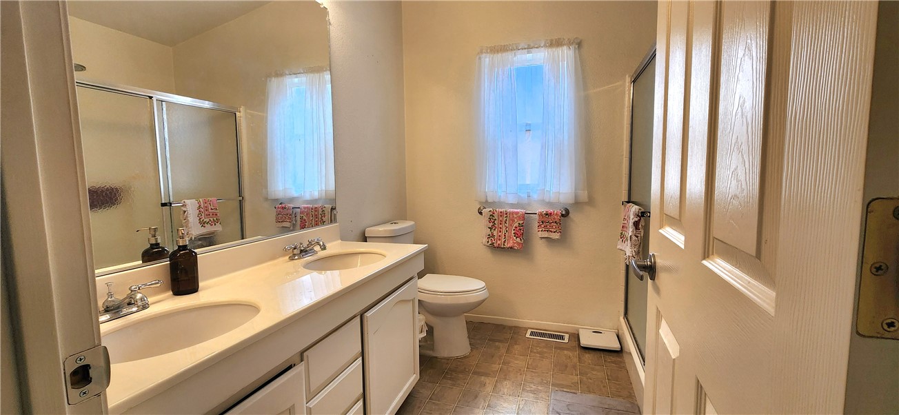 1545 East El Rodeo Road, Unit 18 Fort Mohave, AZ 86426 - Photo 23 of 74 Bathroom