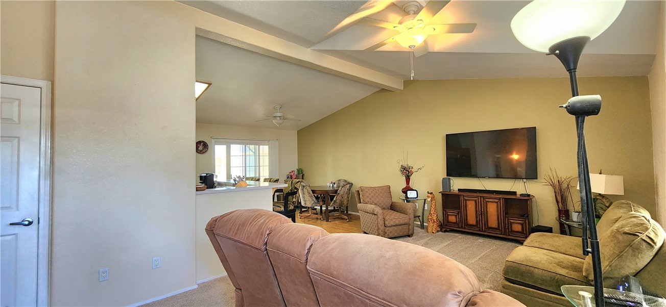 1545 East El Rodeo Road, Unit 18 Fort Mohave, AZ 86426 - Photo 4 of 74 Living Room