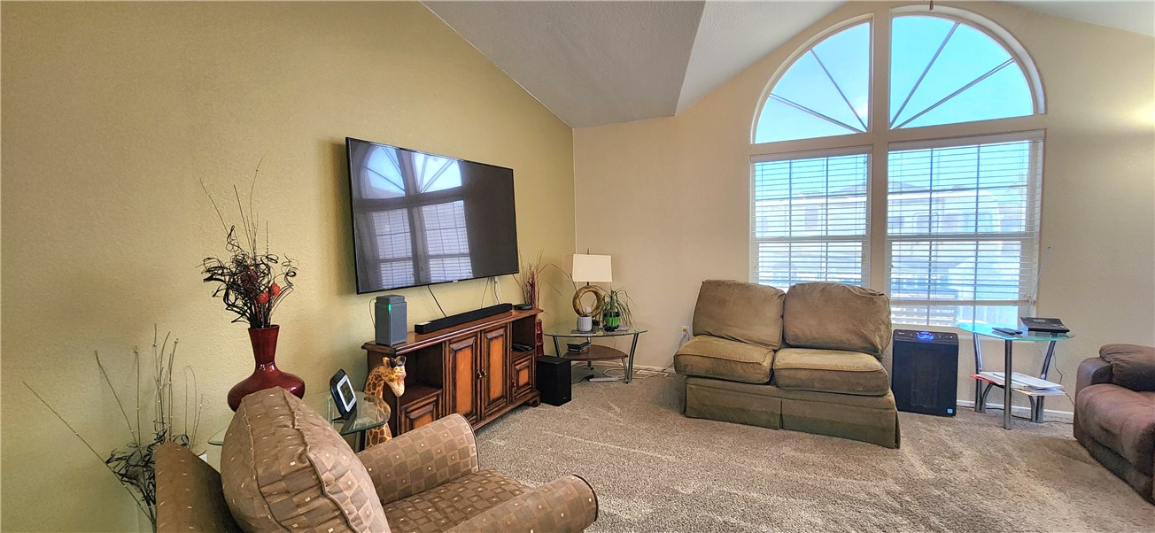 1545 East El Rodeo Road, Unit 18 Fort Mohave, AZ 86426 - Photo 6 of 74 Living Room