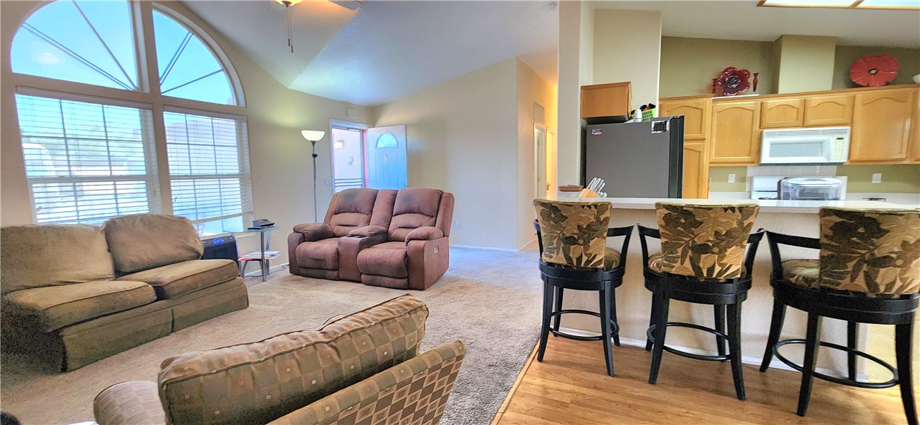 1545 East El Rodeo Road, Unit 18 Fort Mohave, AZ 86426 - Photo 7 of 74 Living Room