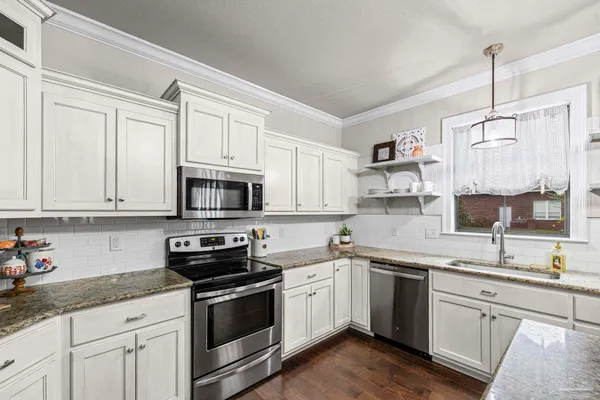 $484,900 | 5442 Southlake Drive, Pace, FL 32571