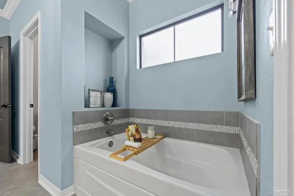 $484,900 | 5442 Southlake Drive, Pace, FL 32571