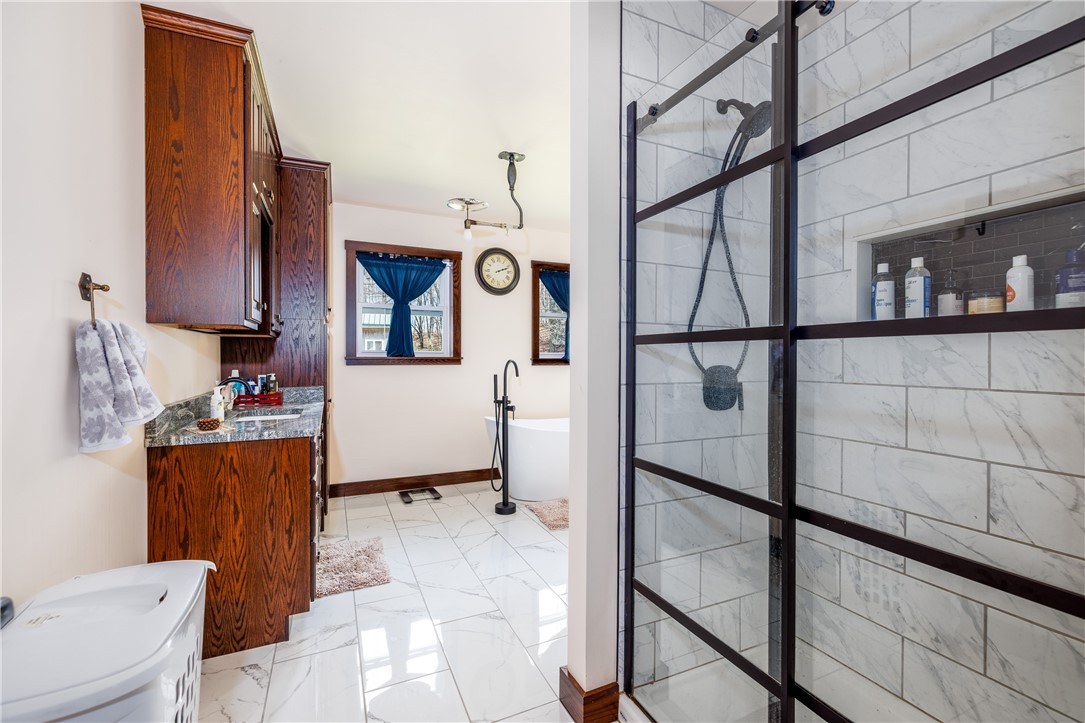 11596 Purdy Road Hume, NY 14735 - Photo 22 of 50 Luxury Full bath