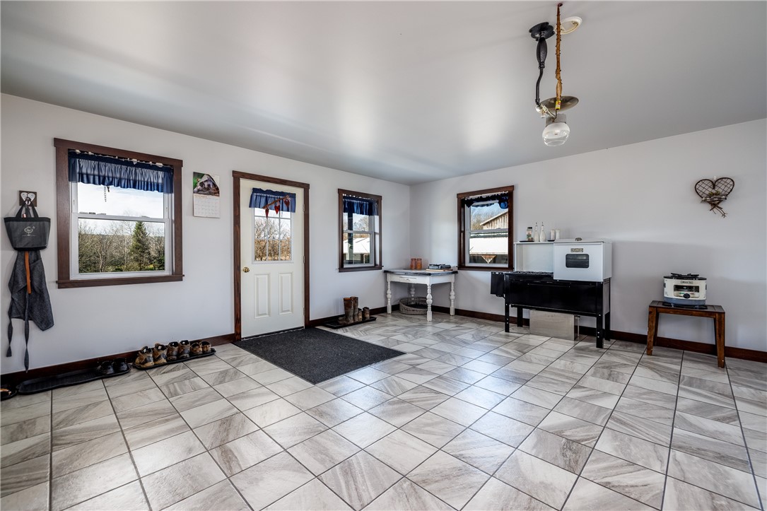 11596 Purdy Road Hume, NY 14735 - Photo 3 of 50 Mudroom/Entrance