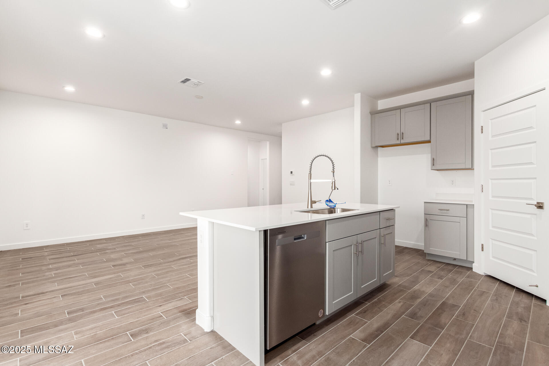1130 South Nedra Place Vail, AZ 85641 - Photo 5 of 17