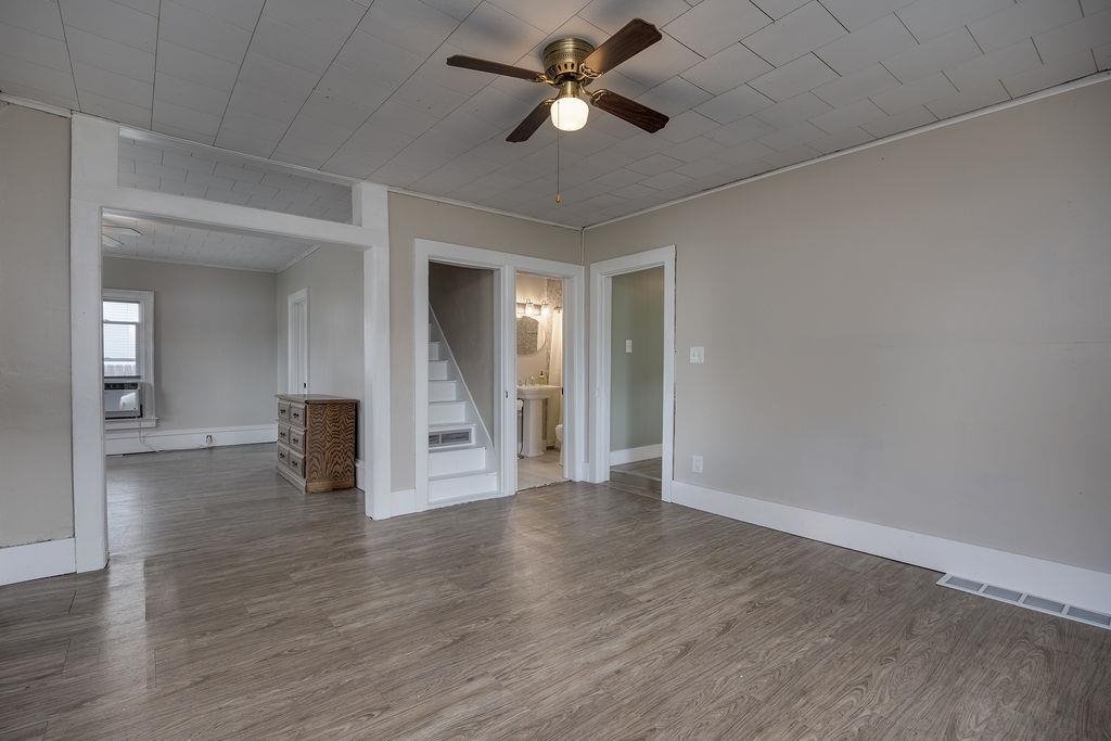200 North Rutland Avenue Brooklyn, WI 53521 - Photo 5 of 35 Gallery Image 5