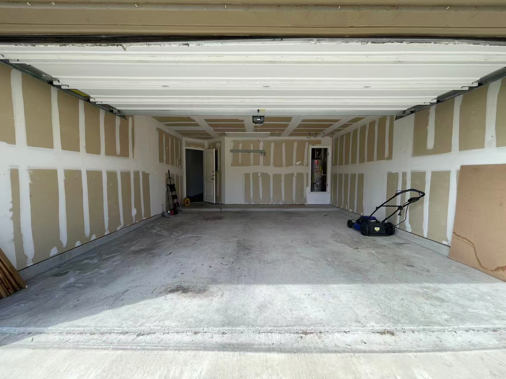 457 Dragon Ridge Road Buda, TX 78610 - Photo 20 of 29 View of garage