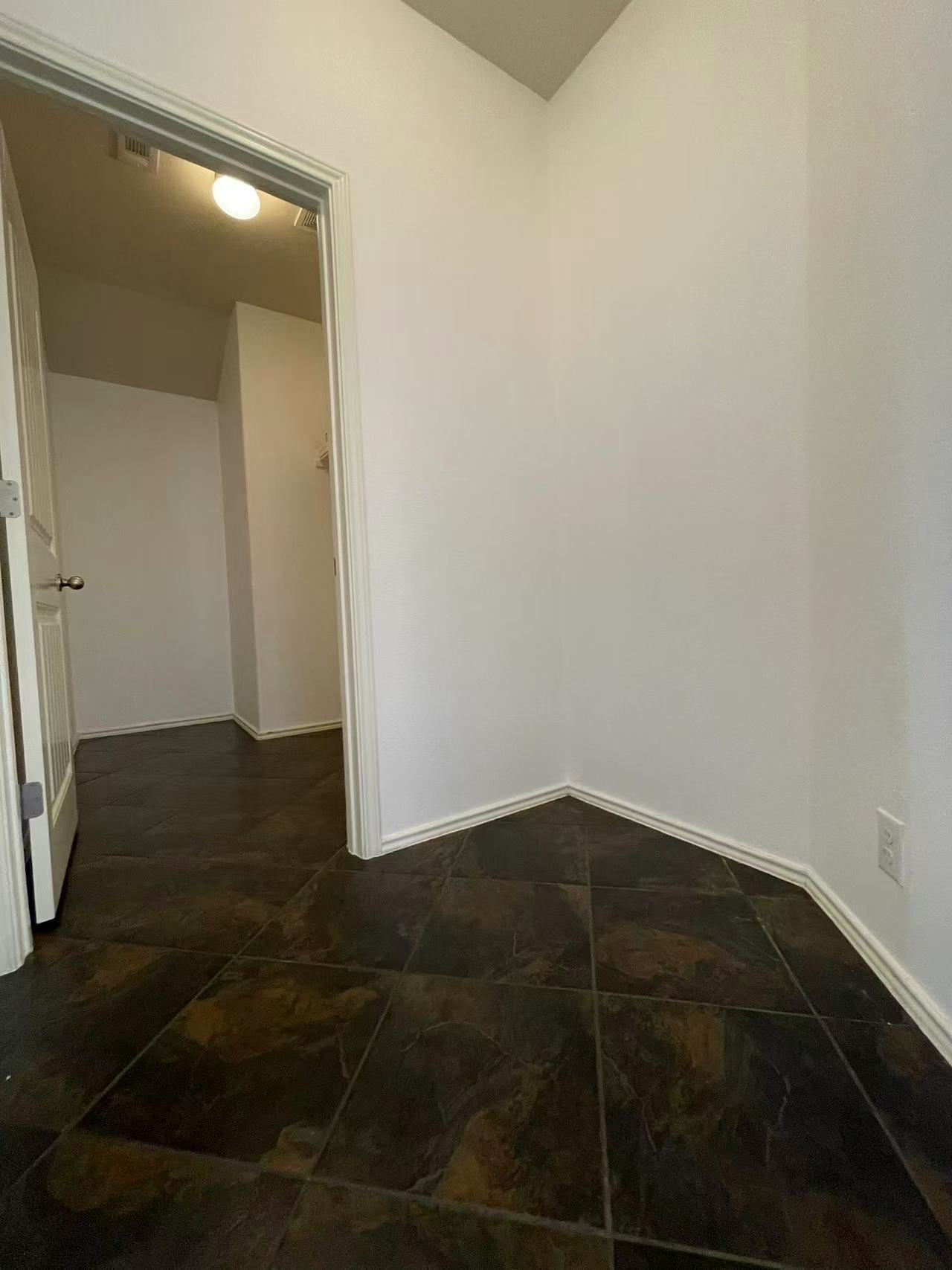 457 Dragon Ridge Road Buda, TX 78610 - Photo 5 of 29 Hall featuring baseboards