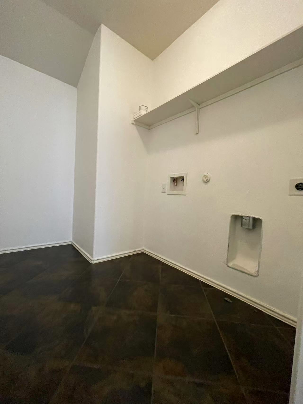 457 Dragon Ridge Road Buda, TX 78610 - Photo 6 of 29 Laundry area with hookup for a gas dryer, hookup for a washing machine, and electric dryer hookup