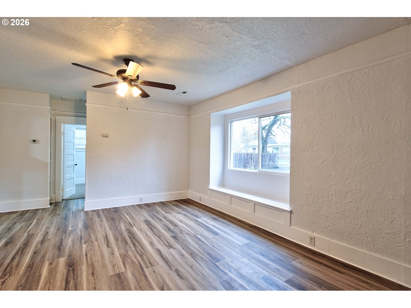 774 18th Street Southeast Salem, OR 97301 - Photo 10 of 38 Living Room/Entrance