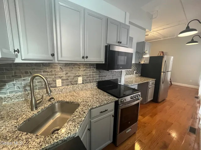 $1,625 | 37 Maiden Lane, Unit 4B, Albany, NY 12207