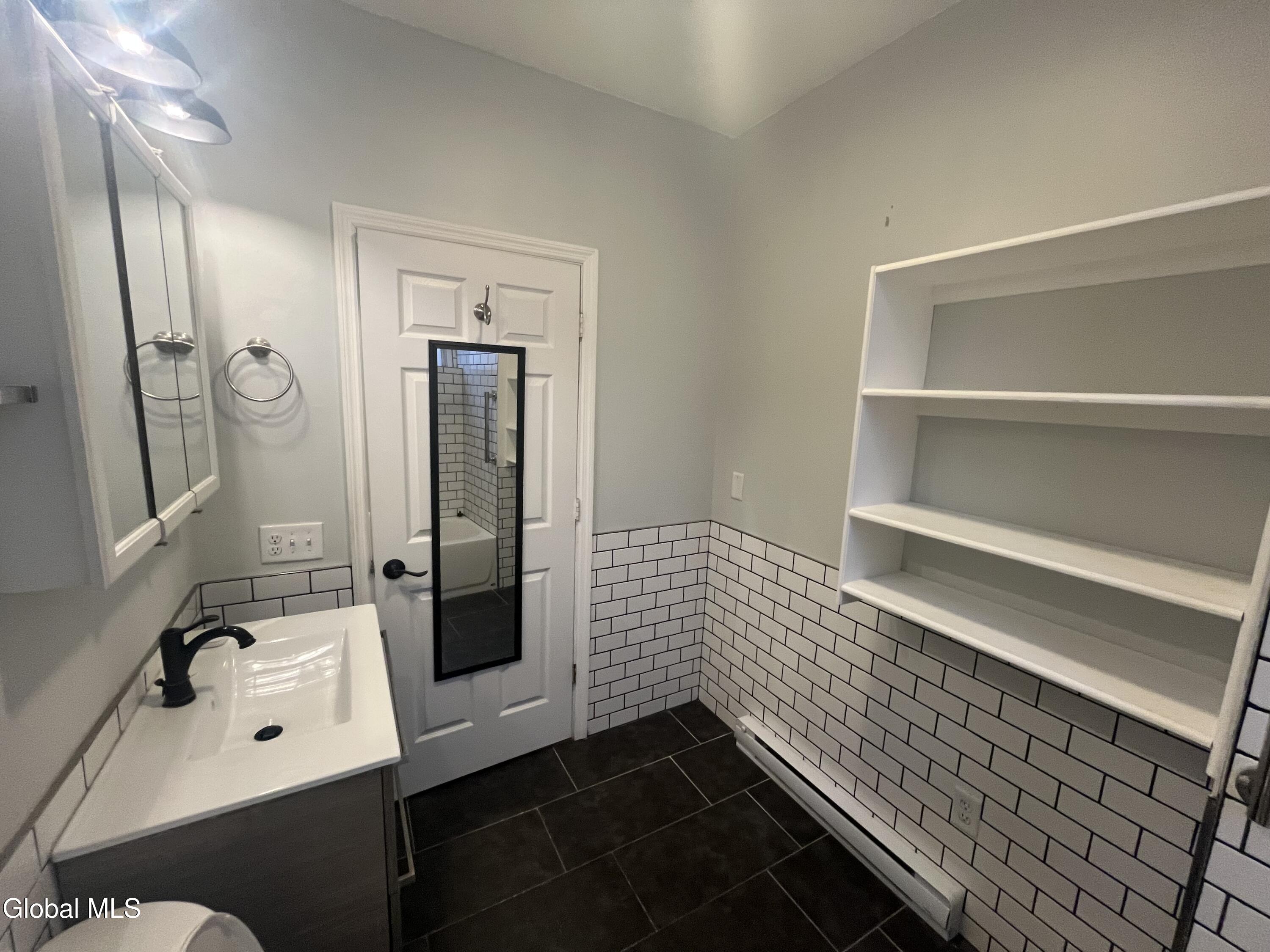 37 Maiden Lane, Unit 4B Albany, NY 12207 - Photo 15 of 23 bath3