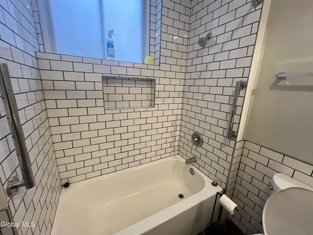 $1,625 | 37 Maiden Lane, Unit 4B, Albany, NY 12207