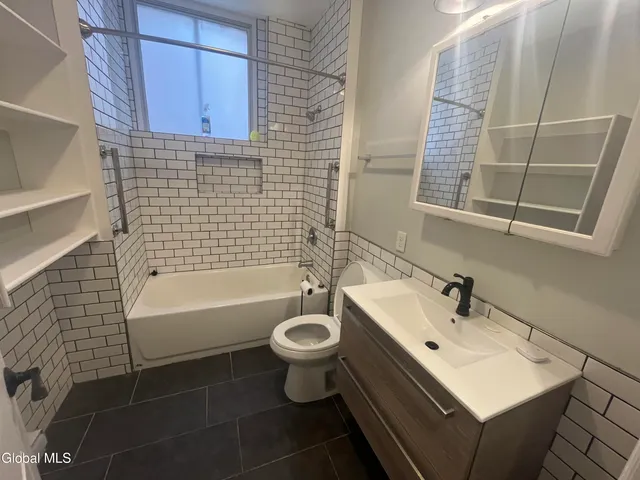 $1,625 | 37 Maiden Lane, Unit 4B, Albany, NY 12207