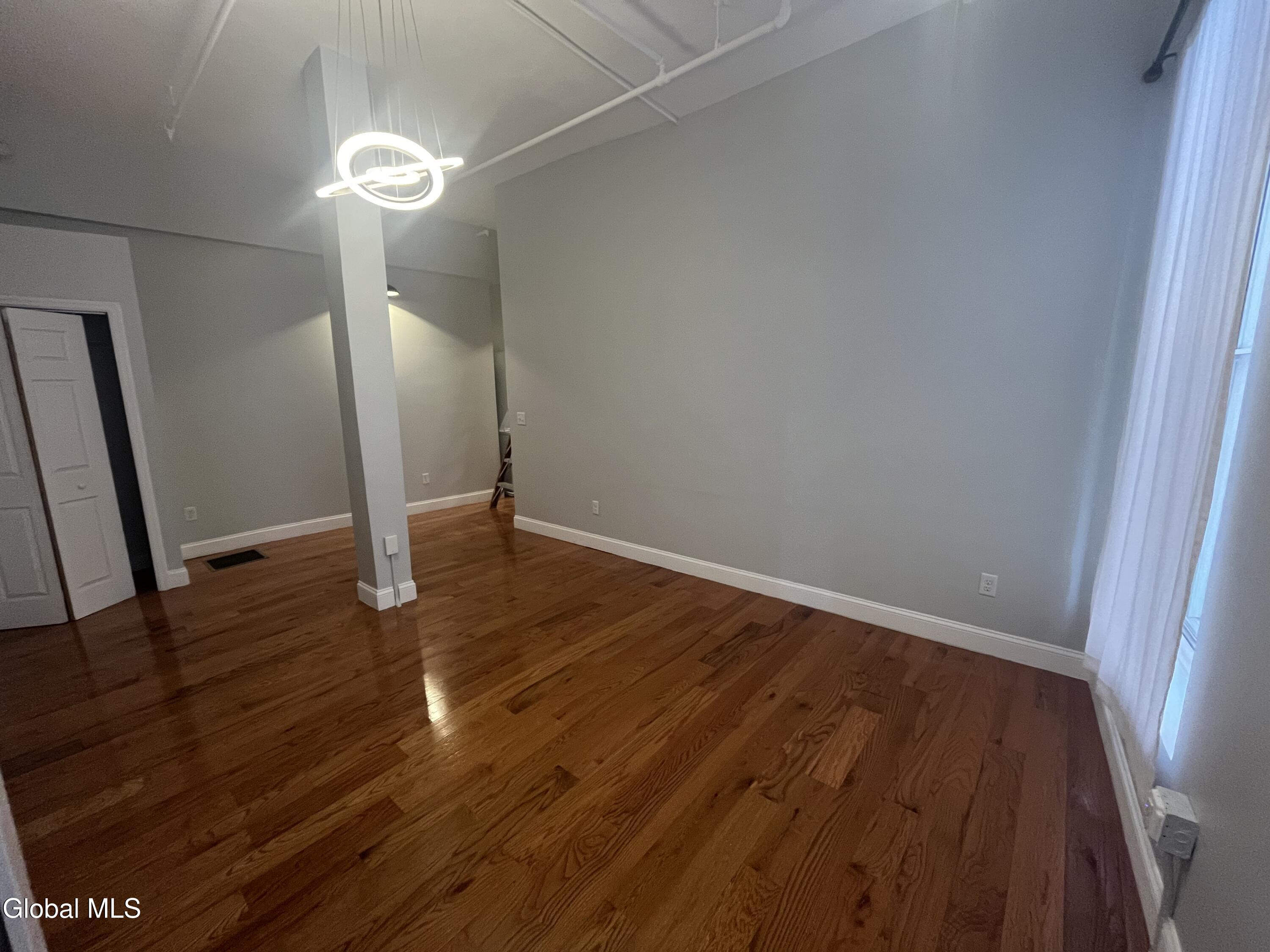 37 Maiden Lane, Unit 4B Albany, NY 12207 - Photo 9 of 23 LR3