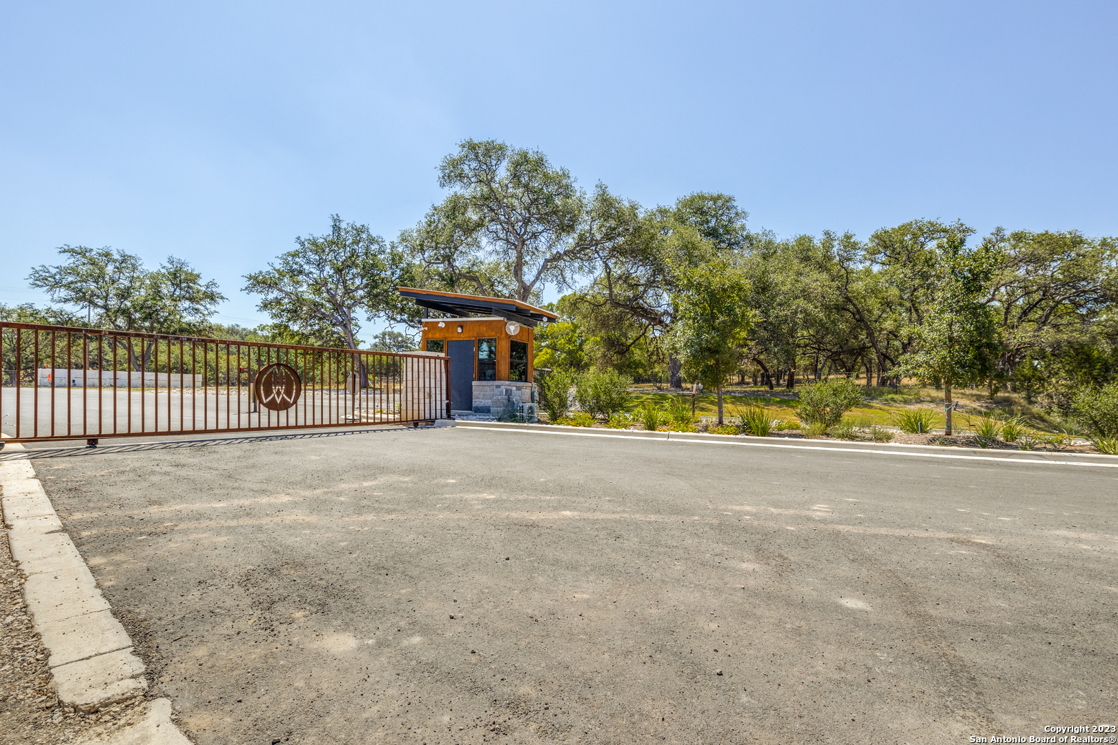 5386 Ranch Road 1376 Fredericksburg, TX 78624 - Photo 28 of 30 a view of a basket ball ground