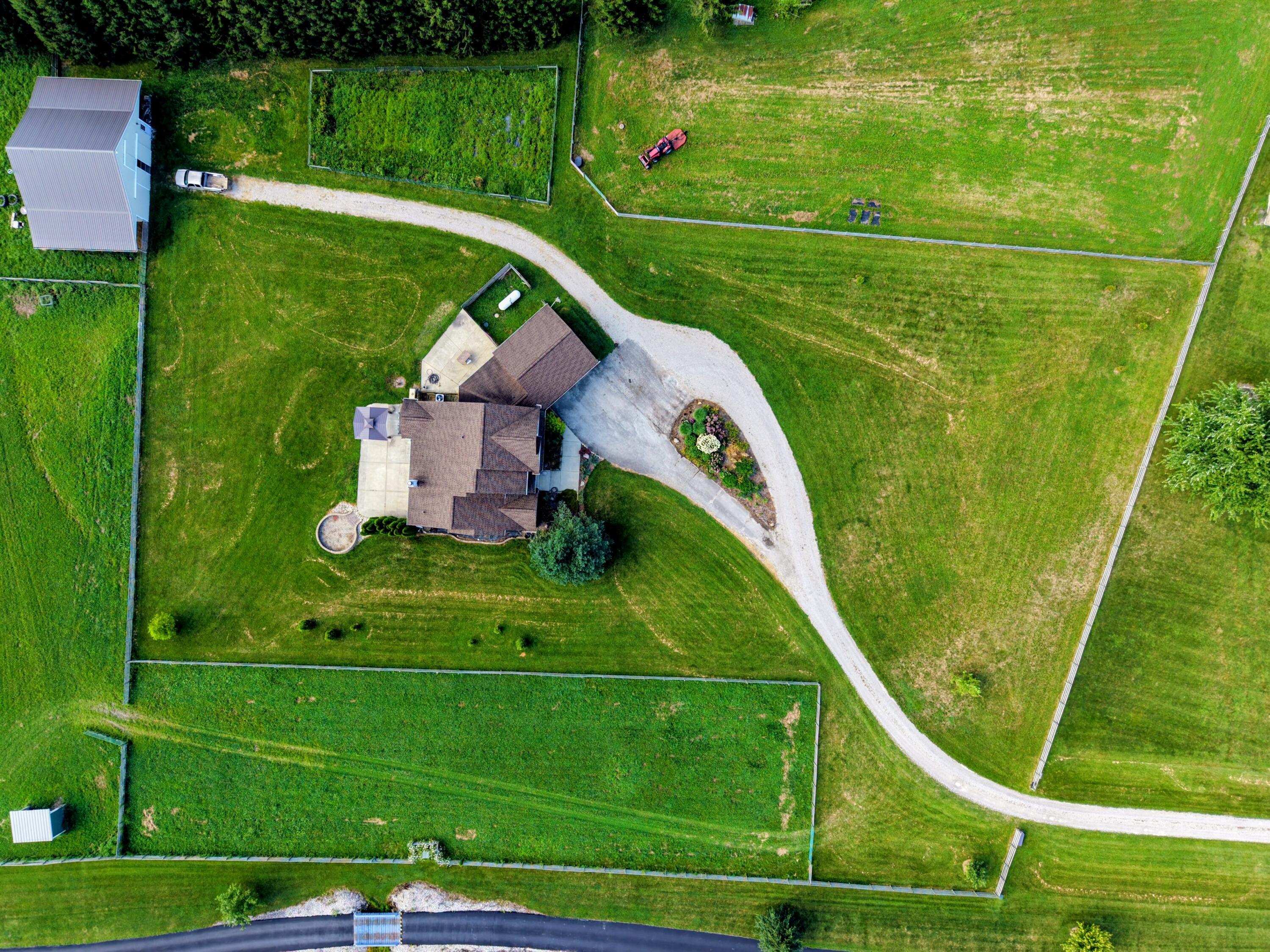 2313 Horseshoe Road Delaware, OH 43015 - Photo 3 of 75 dji_fly_20260729_174906_0284_17853636847