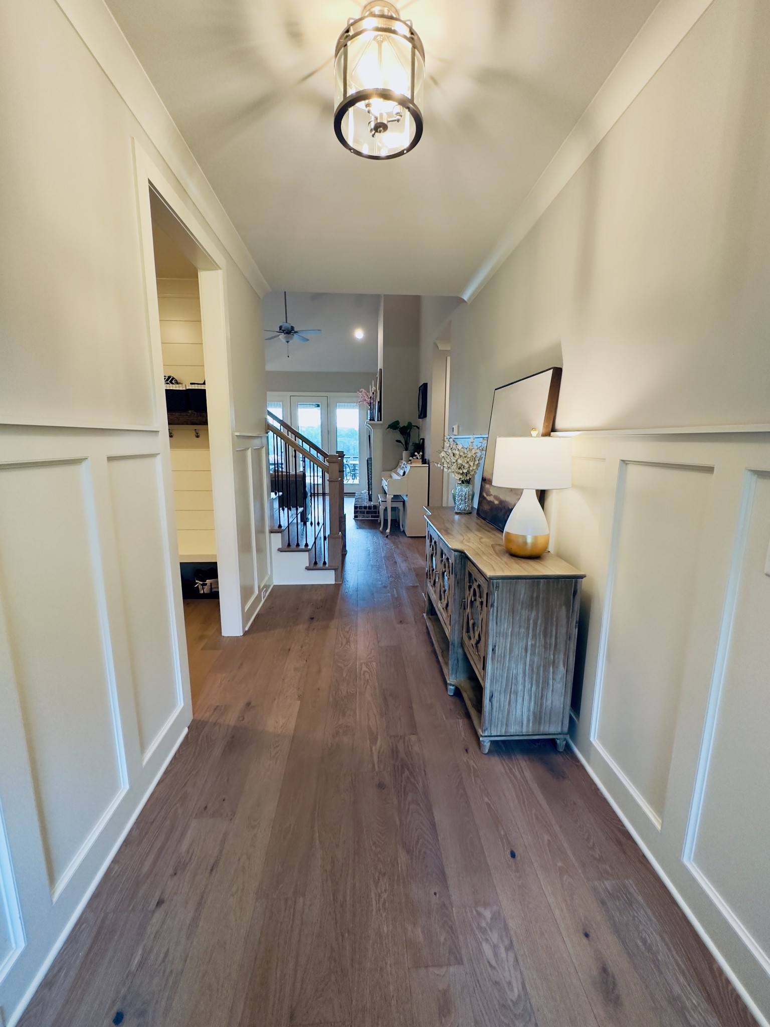 488 Cole's Ferry Road Gallatin, TN 37066 - Photo 19 of 43 a living room with furniture and a wooden floor